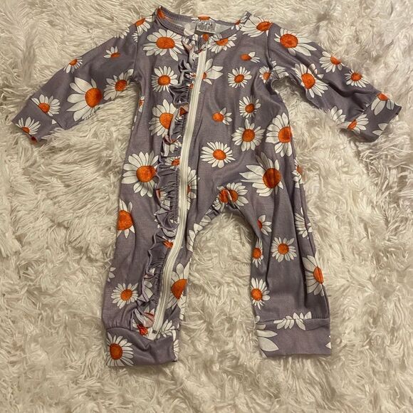 3-6M Gray & White & Orange Daisy Footless Onesie - Picture 1 of 5